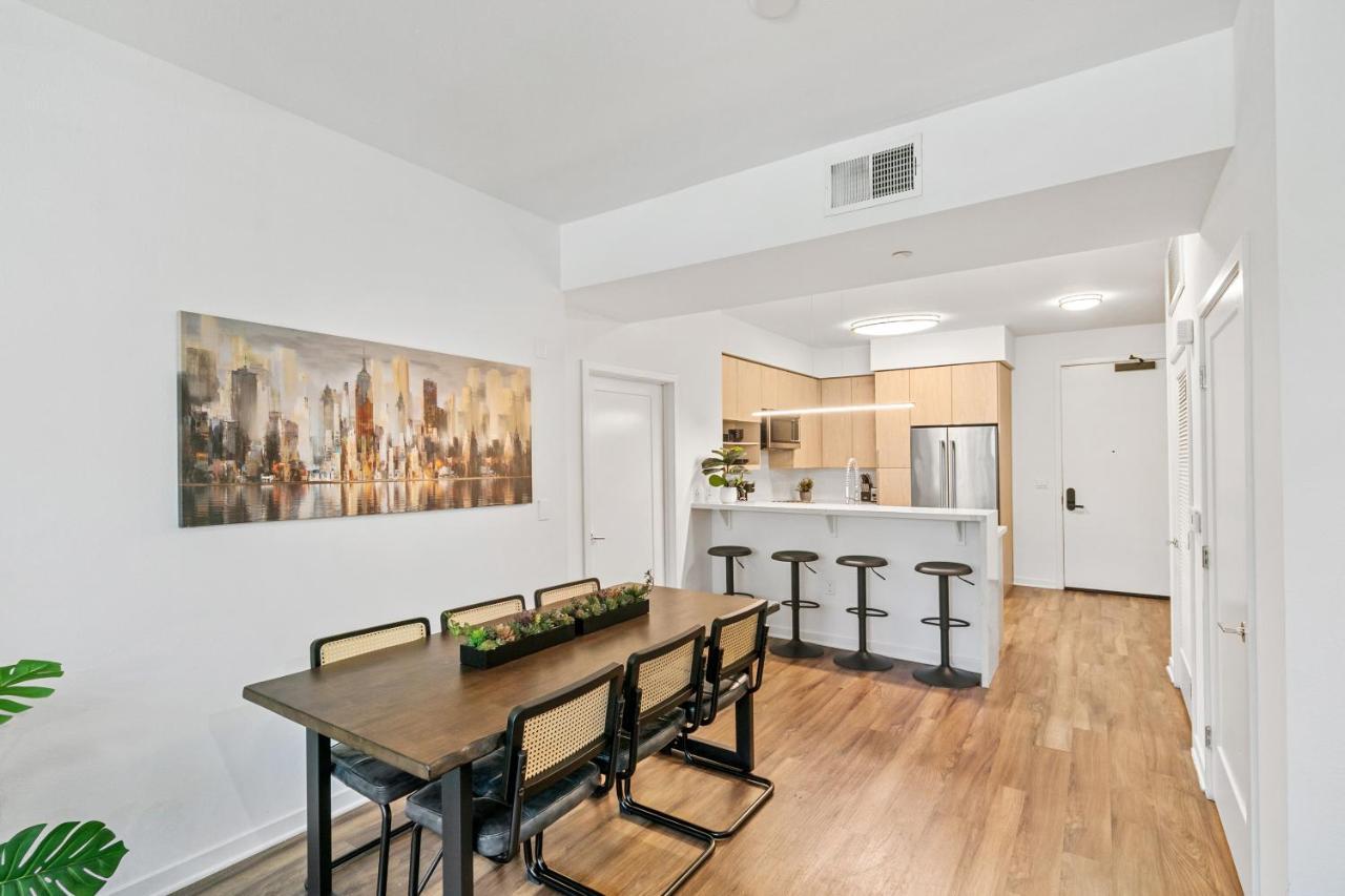 Beverly Grove Chic City Oasis 2 Bedroom Apt With Den 138 ロサンゼルス エクステリア 写真