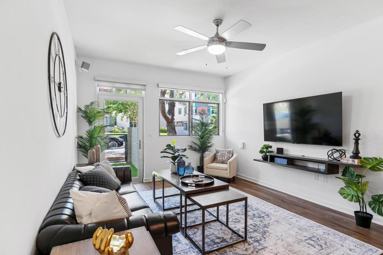 Beverly Grove Chic City Oasis 2 Bedroom Apt With Den 138 ロサンゼルス エクステリア 写真