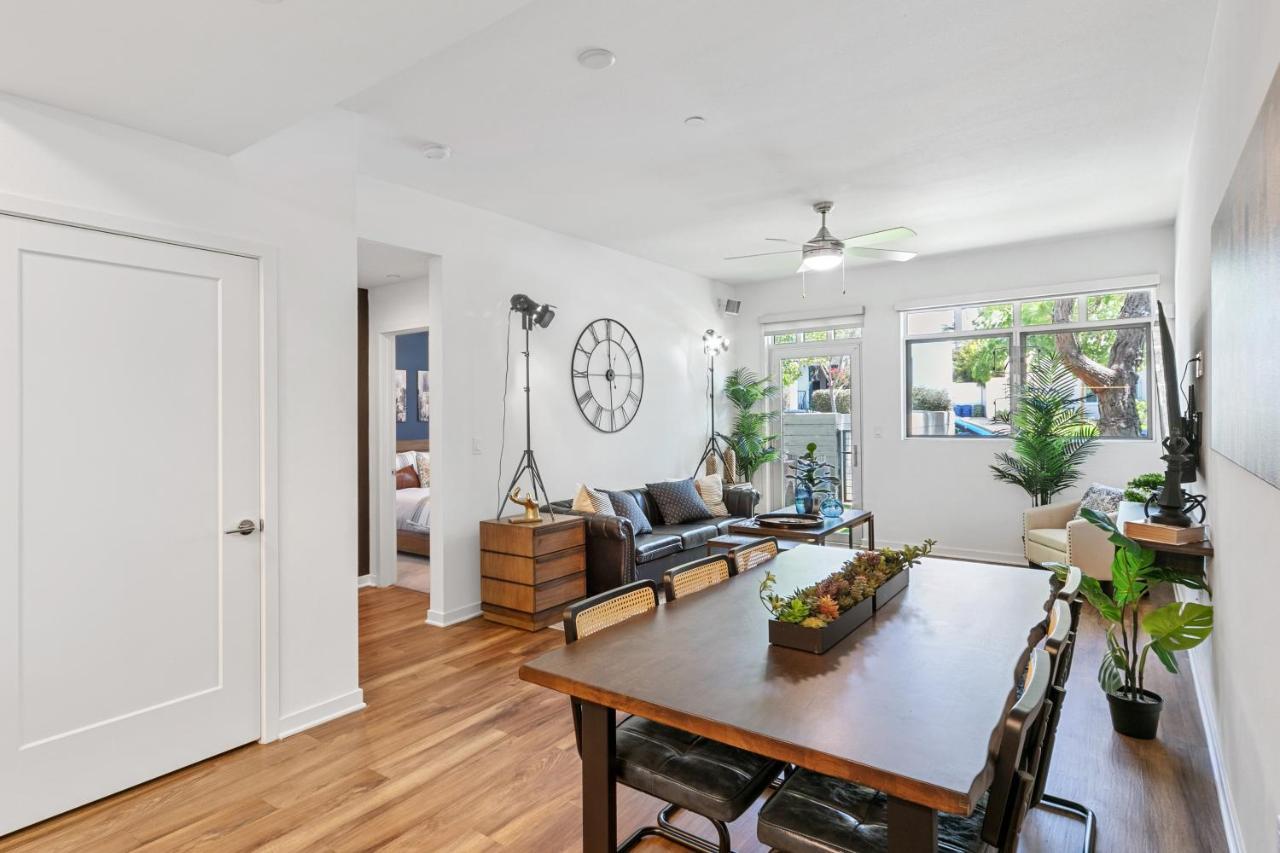 Beverly Grove Chic City Oasis 2 Bedroom Apt With Den 138 ロサンゼルス エクステリア 写真