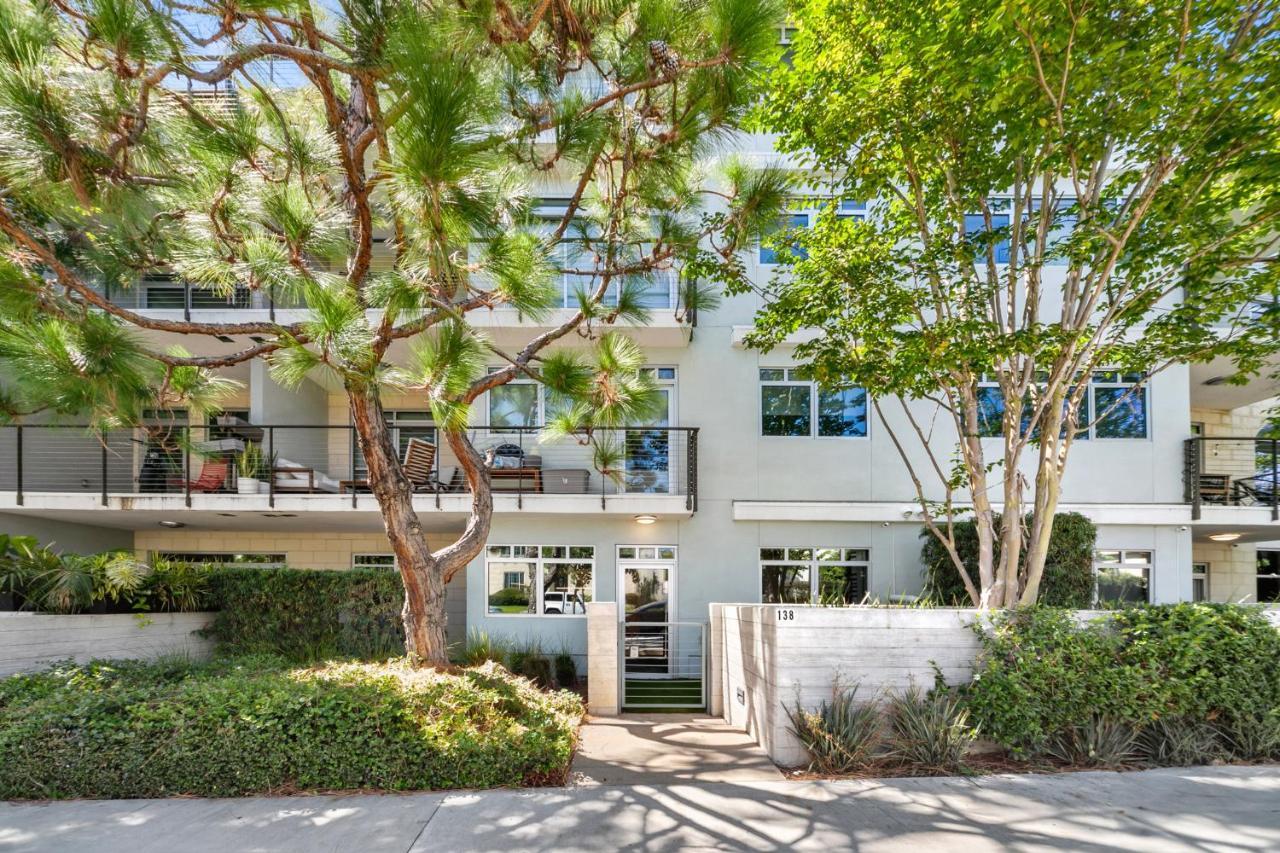 Beverly Grove Chic City Oasis 2 Bedroom Apt With Den 138 ロサンゼルス エクステリア 写真