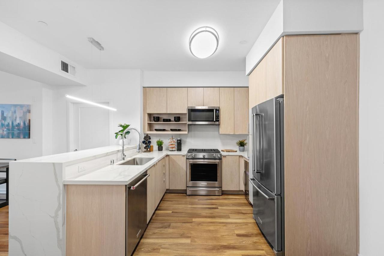 Beverly Grove Chic City Oasis 2 Bedroom Apt With Den 138 ロサンゼルス エクステリア 写真