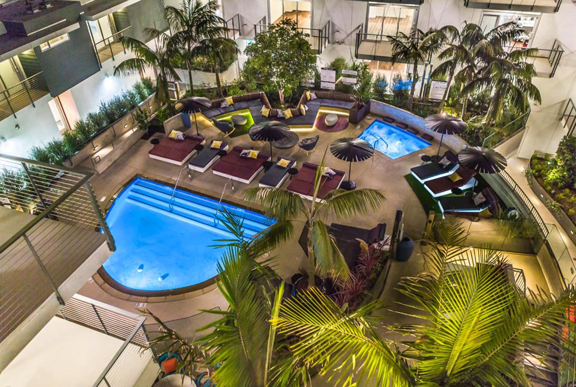 Beverly Grove Chic City Oasis 2 Bedroom Apt With Den 138 ロサンゼルス エクステリア 写真